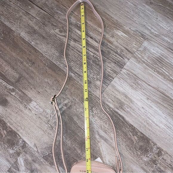 Andrea ii Phone Crossbody Bag
TOMMY HILFIGER Blush Tonal - Picture 6 of 10